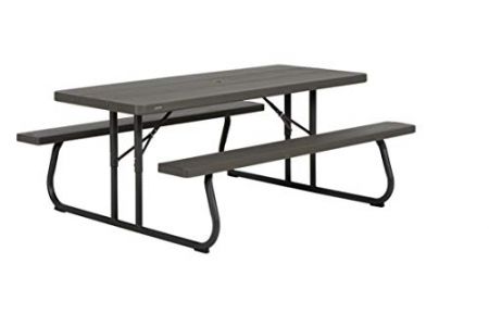 Mesa con bancos