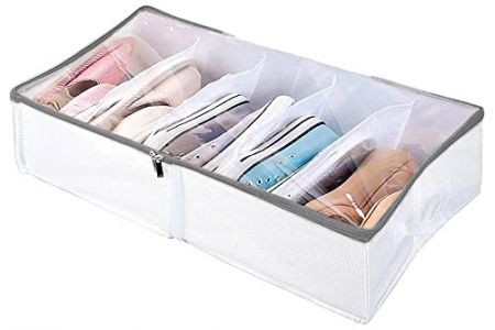 Zapatero debajo cama